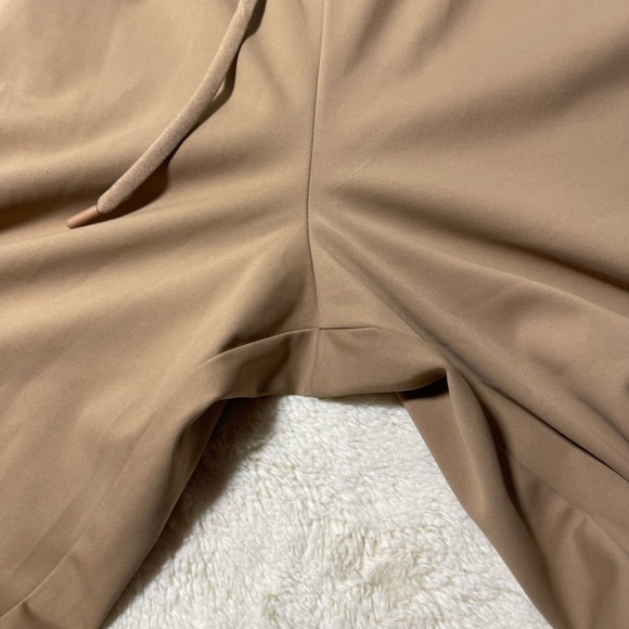 Hilary Radley Women’s Camel Joggers - Picture 7 of 8